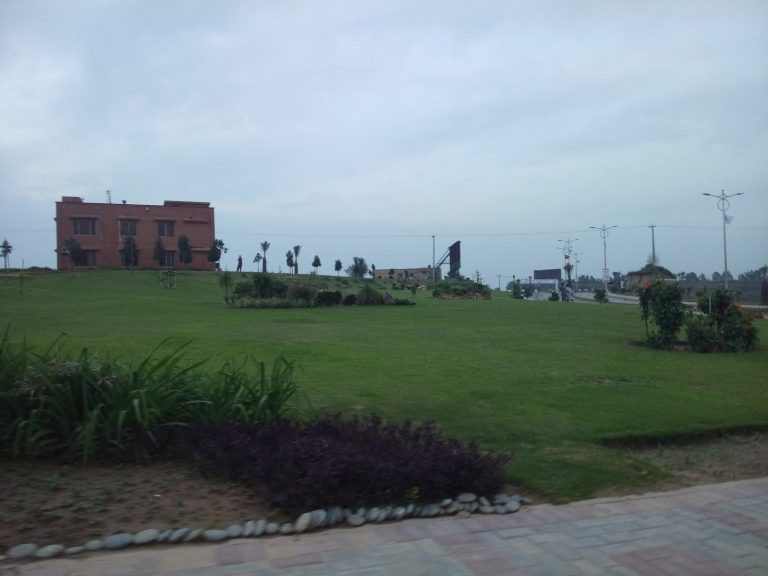 10 Marla Plot Available in E Block Top City-1 Islamabad