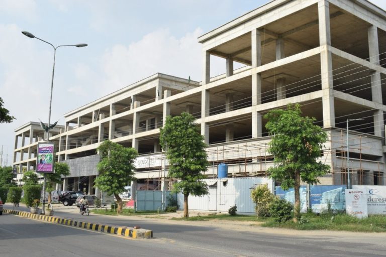 Goldcrest Mall and Residency DHA Phase 4 Lahore – Location, Features & Prices