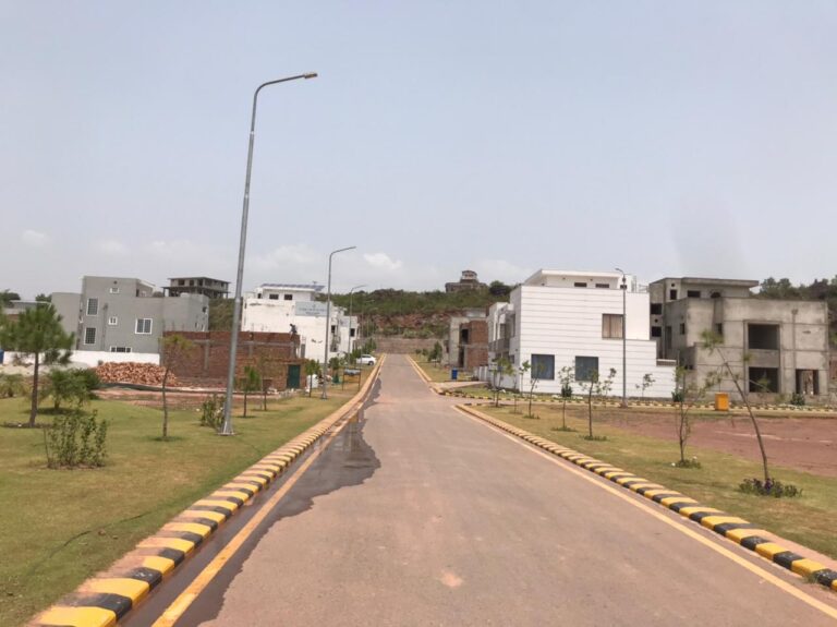 10 Marla Plot on Easy Installments in Overseas Block Park View City Islamabad