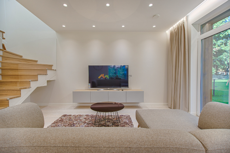 Home Decoration Tips TV adjustment