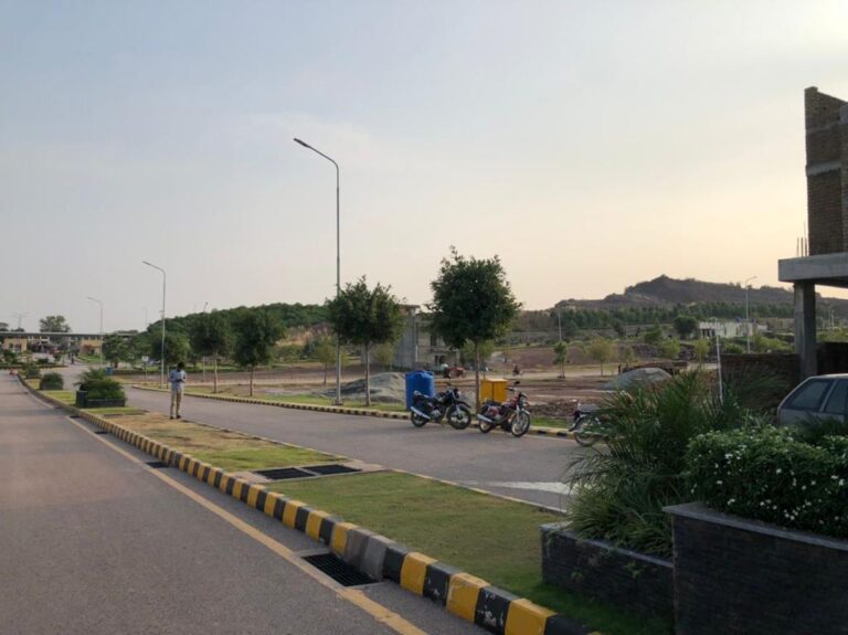5 Marla plot (Corner) for sale in Sector J Park view City Islamabad