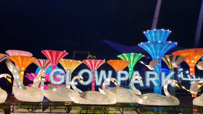 Features of New City Paradise, Glow Park