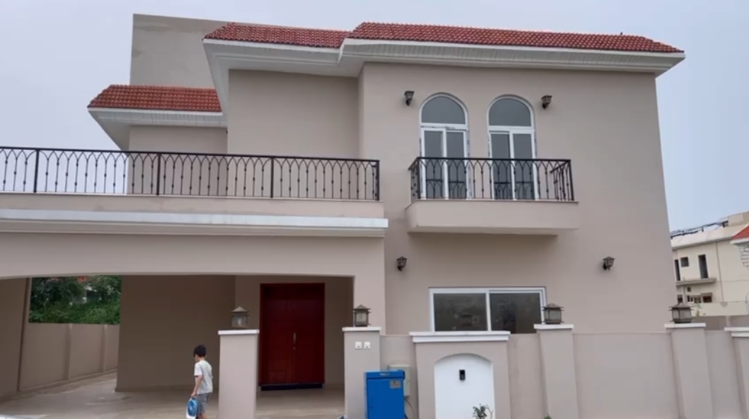 Emaar Islamabad One kanal House for Sale.