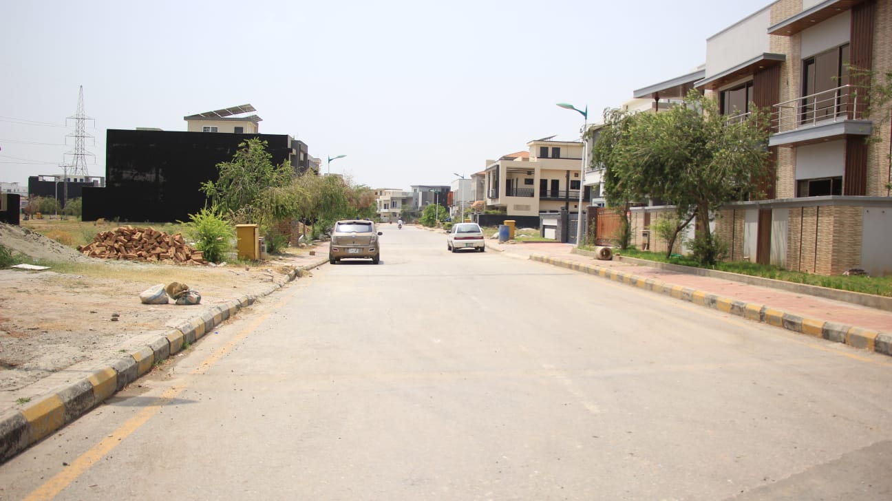 22 Marla Plot for Sale in Usman D Block Bahria Town Safari Valley