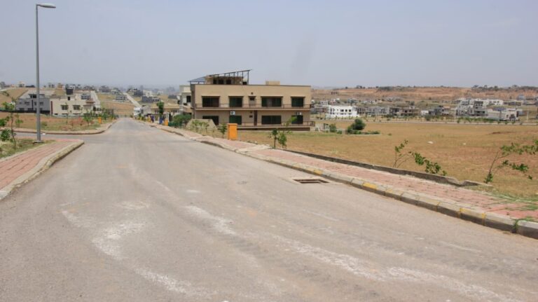 Main Corner Potential: Sector K, DHA Phase 5 Islamabad Corner 01 Kanal Plot for Sale