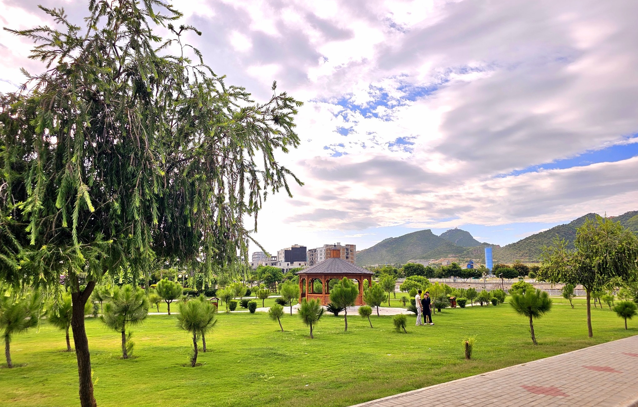 Multi Gardens B 17 Islamabad Images 1