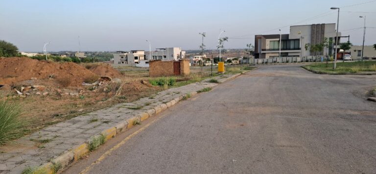 Excellent Business Spot: DHA Phase 3 Islamabad 2.67 Marla Commercial Plot for Sale