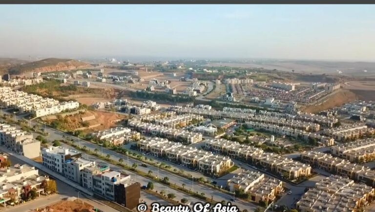 Back Open Luxury Plot: 2 Kanal Plot for Sale in Intellectual Village
