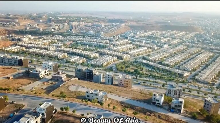 Investor Rate Plot: Bahria Town Phase 7 Rawalpindi 8 Marla Commercial File for Sale