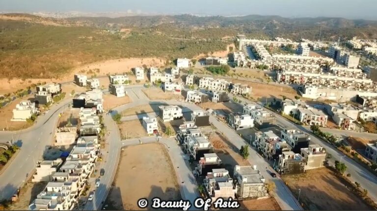 Smart Investment: Sector F-1, Bahria Town Phase 8 Rawalpindi 10 Marla Plot for Sale