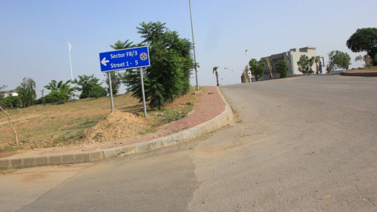 Wide Road Corner: Sector F-3, Bahria Town Phase 8 Rawalpindi 10 Marla Plot for Sale