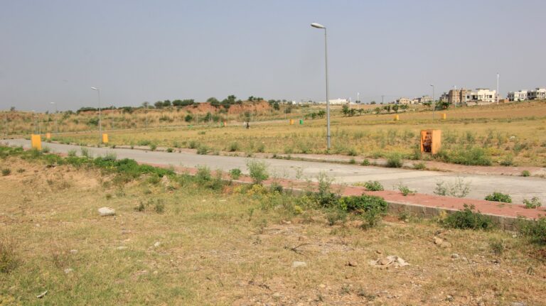 Value Investment: Sector F-3, Bahria Town Phase 8 Rawalpindi 10 Marla Plot for Sale