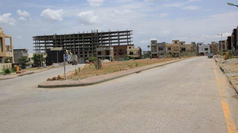 Secure Investment: Sector M, Bahria Town Phase 8 Rawalpindi 5 Marla Plot for Sale