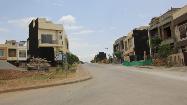 10 Marla Plot for Sale in Bahria Town Phase 8, F1 Sector
