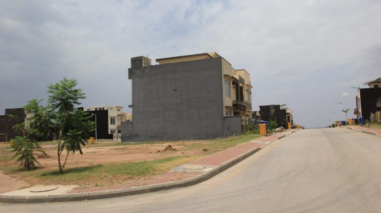 Ready Asset: Overseas Enclave Bahria Town Phase 8, Rawalpindi 10 Marla Plot for Sale