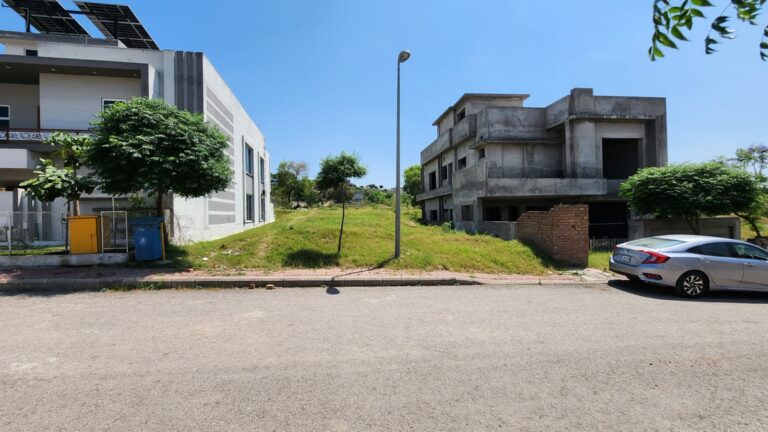 Prime 11 Marla Plot in Bahria Hill View | Top Height Location | Service Lane | Near Mosque & Save Mart