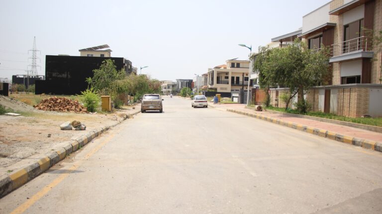 10 Marla Corner Plot for Sale in Bahria Town Phase 8 E Block