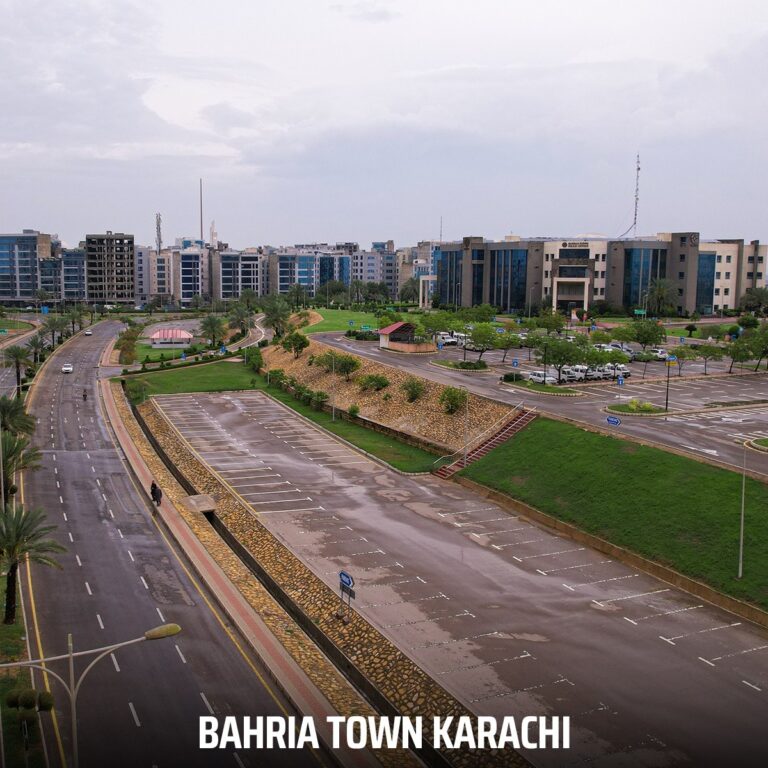 Prime Road Corner: Bahria Town Precinct 20 Golf City Karachi 500 Sq Yd Plot for Sale