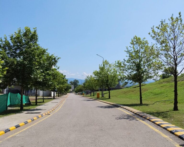 Main Boulevard Approach: J Block, Park View City Islamabad 10 Marla Plot for Sale