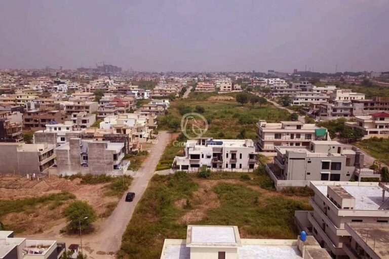 Budget-friendly Large Home: G-15/1, CDA Sector G-15 Islamabad 14 Marla House for Sale