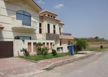 1 Kanal Plot 17 for Sale in Bahria Town Phase 8, Sector E – 170 Lac